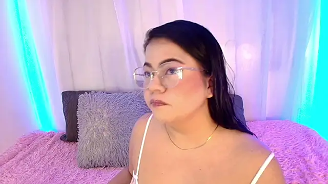 LilyRousee online show from January 12, 2026, 10:47 pm