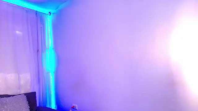 LilyRousee online show from February 19, 2026, 8:17 pm