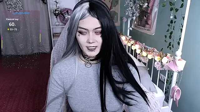 GothXRaven online show from December 16, 2025, 10:30 am