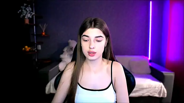 Dianaa Lee0 online show from September 18, 2025, 5:27 pm