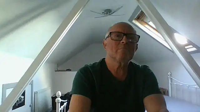 Snapshot of naughtygrandad1 chatting on November 1, 2025, 3:06 pm naughtygrandad1 online show from November 1, 2025, 3:06 pm