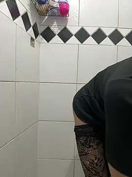 lunyy  online show from January 14, 2026, 3:32 am