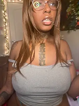 MistiSavannah online show from December 5, 2025, 2:48 pm