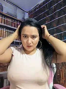 Snapshot of Rouse69_ chatting on April 5, 2026, 6:31 am Rouse69 online show from April 5, 2026, 6:31 am