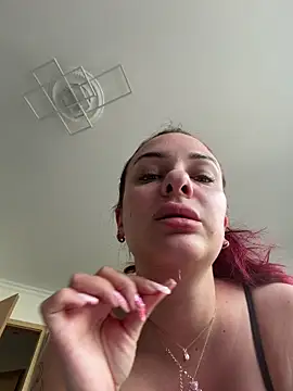 OliviaaFischer online show from May 5, 2026, 9:01 am