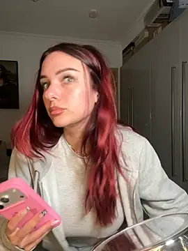 OliviaaFischer online show from April 11, 2026, 6:33 pm