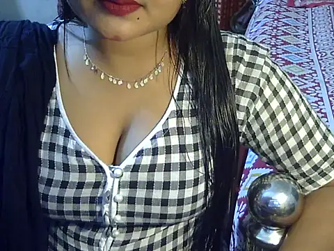 Nusrat Faria07 online show from October 20, 2025, 2:17 pm