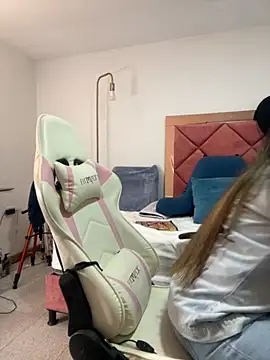 emma hot2006 online show from October 17, 2025, 3:36 pm