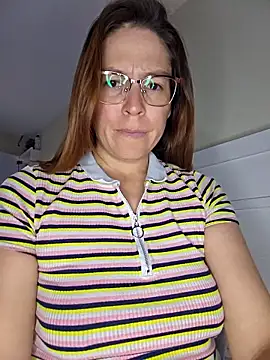 chicaenmascarada online show from September 23, 2025, 4:03 pm