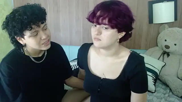 Snapshot of JadeAndJess_ chatting on September 23, 2025, 1:40 pm JadeAndJess online show from September 23, 2025, 1:40 pm