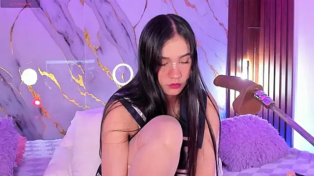 Emmiicute online show from May 22, 2026, 8:51 pm