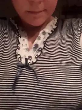 Cassandrina1 online show from November 17, 2025, 4:38 am