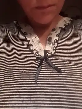 Cassandrina1 online show from November 19, 2025, 4:56 am