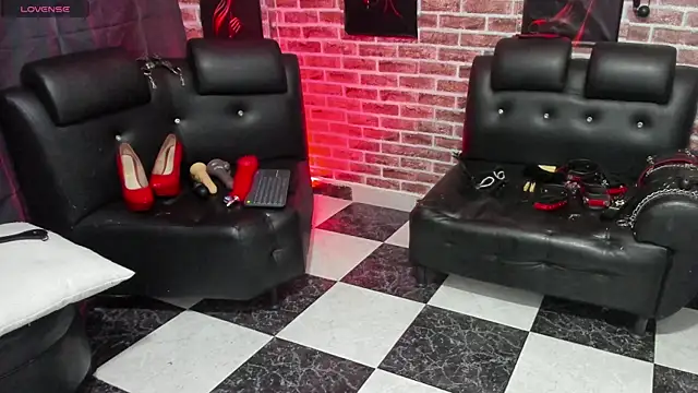 Snapshot of celeste_bdsm1 chatting on September 10, 2025, 11:09 am celeste bdsm1 online show from September 10, 2025, 11:09 am