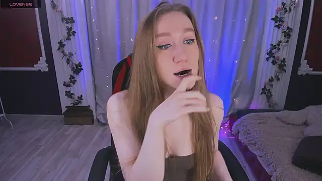 Snapshot of -Seava chatting on October 13, 2025, 3:02 pm -Seava online show from October 13, 2025, 3:02 pm