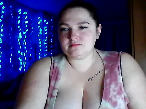 Snapshot of AngelQSky chatting on February 8, 2026, 6:49 pm AngelQSky online show from February 8, 2026, 6:49 pm