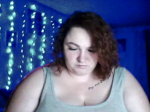 Snapshot of AngelQSky chatting on February 17, 2026, 9:23 pm AngelQSky online show from February 17, 2026, 9:23 pm