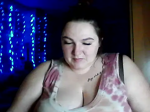 Snapshot of AngelQSky chatting on February 9, 2026, 8:07 pm AngelQSky online show from February 9, 2026, 8:07 pm