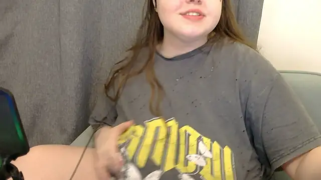 Snapshot of brattyprincessemma chatting on February 4, 2026, 5:24 am brattyprincessemma online show from February 4, 2026, 5:24 am