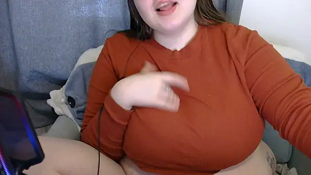 Snapshot of brattyprincessemma chatting on February 19, 2026, 2:36 pm brattyprincessemma online show from February 19, 2026, 2:36 pm