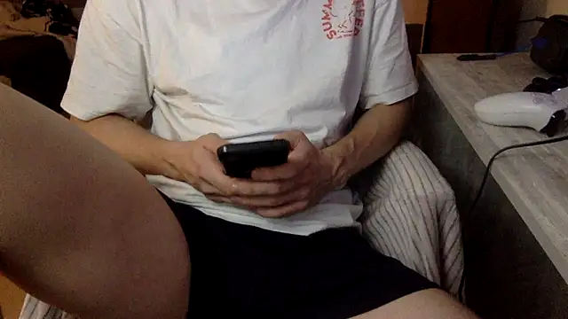 Snapshot of Breezydicksn chatting on October 26, 2025, 5:13 pm Breezydicksn online show from October 26, 2025, 5:13 pm