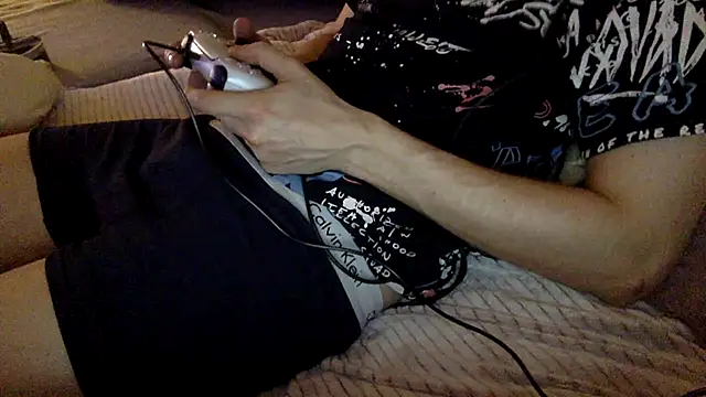 Snapshot of Breezydicksn chatting on October 16, 2025, 4:32 am Breezydicksn online show from October 16, 2025, 4:32 am