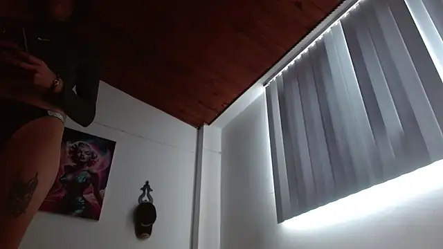 Crystal Star  online show from April 13, 2026, 5:06 pm