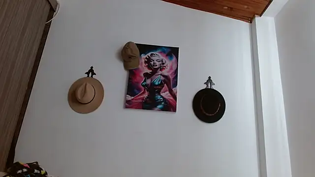 Crystal Star  online show from February 9, 2026, 3:54 pm