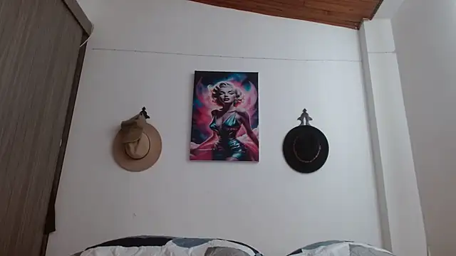 Crystal Star  online show from March 14, 2026, 1:06 pm