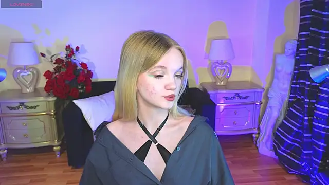 Snapshot of RosesKate chatting on October 2, 2025, 11:13 am RosesKate online show from October 2, 2025, 11:13 am