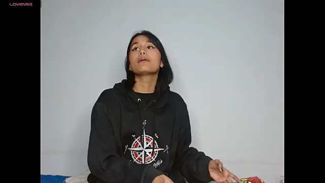 Gia Lee online show from January 8, 2026, 3:23 am