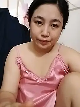 Minn-cute online show from May 17, 2026, 2:44 am
