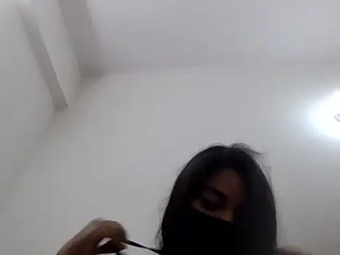 Snapshot of Little_toy_girl chatting on October 26, 2025, 10:54 pm Little toy girl online show from October 26, 2025, 10:54 pm