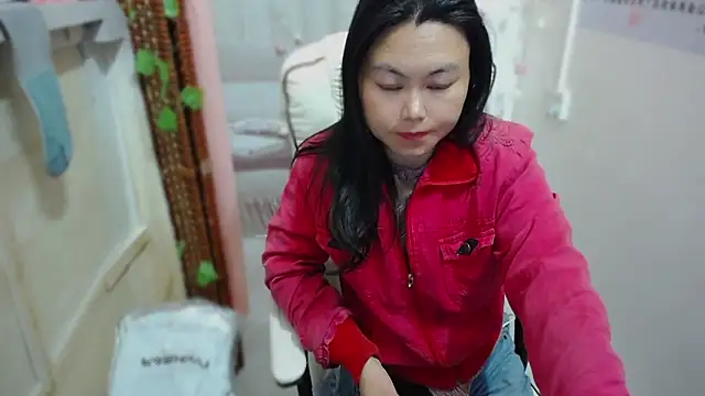 Snapshot of KateCondon chatting on March 18, 2026, 11:24 am KateCondon online show from March 18, 2026, 11:24 am