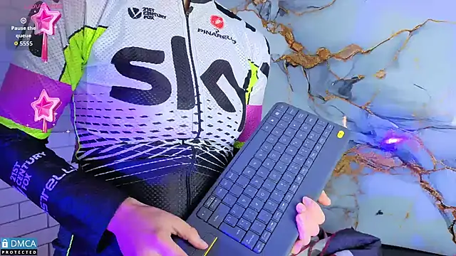 nena cupcake  online show from October 18, 2025, 11:12 am