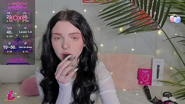 BlackyLii online show from December 17, 2025, 1:32 am