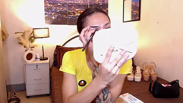 Snapshot of WILDROXIE chatting on September 8, 2025, 10:42 pm WILDROXIE online show from September 8, 2025, 10:42 pm