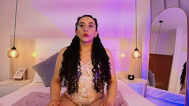 Snapshot of alehia_cute chatting on September 26, 2025, 11:11 pm alehia cute online show from September 26, 2025, 11:11 pm