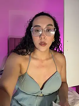 Snapshot of alehia_cute chatting on April 26, 2026, 10:29 pm alehia cute online show from April 26, 2026, 10:29 pm
