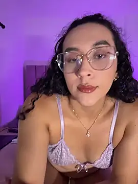 Snapshot of alehia_cute chatting on May 16, 2026, 10:09 pm alehia cute online show from May 16, 2026, 10:09 pm