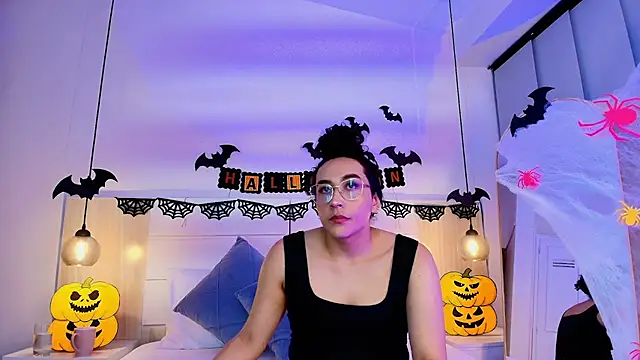 Snapshot of alehia_cute chatting on November 1, 2025, 10:14 pm alehia cute online show from November 1, 2025, 10:14 pm