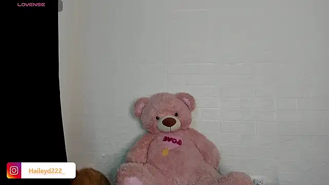 Snapshot of HaileyDuke chatting on May 27, 2026, 12:53 am HaileyDuke online show from May 27, 2026, 12:53 am