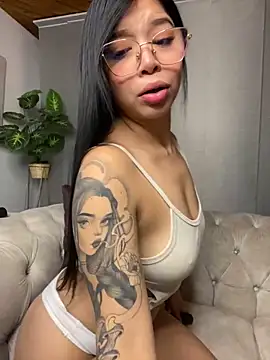 Snapshot of Maddy_Piink chatting on September 12, 2025, 11:04 pm Maddy Piink online show from September 12, 2025, 11:04 pm