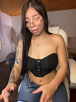 Maddy Piink online show from November 29, 2025, 9:15 pm