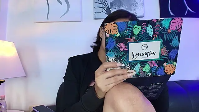 Zoe wang online show from September 17, 2025, 3:19 am