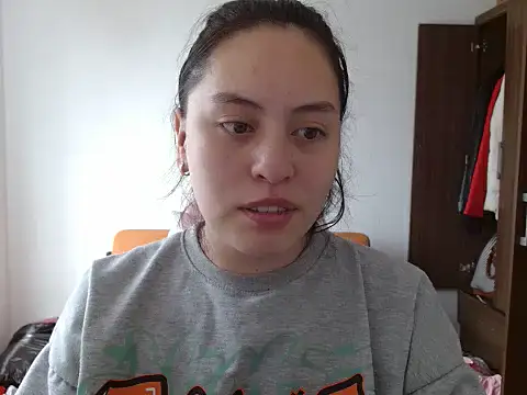 Snapshot of madissooon__ chatting on October 28, 2025, 7:02 pm madissooon online show from October 28, 2025, 7:02 pm