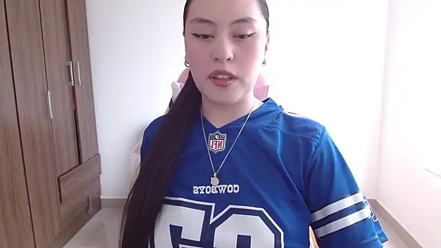 Snapshot of madissooon__ chatting on November 5, 2025, 6:11 pm madissooon online show from November 5, 2025, 6:11 pm