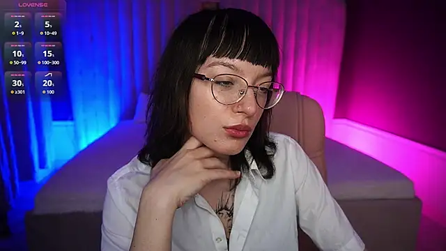 Snapshot of Pixie_Peachh chatting on October 7, 2025, 2:18 pm Pixie Peachh online show from October 7, 2025, 2:18 pm