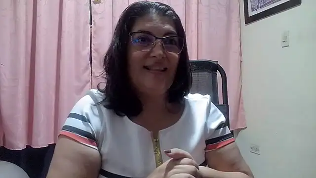 lina maria99 online show from May 19, 2026, 1:10 am