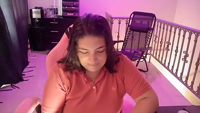 lina maria99 online show from May 5, 2026, 3:48 pm